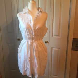 White cotton dress with pockets